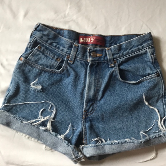 Levi's Other - Levi’s 550 Relaxed Fit distressed shorts Size 18S